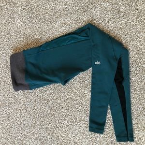 ALO Yoga Leggings—full length